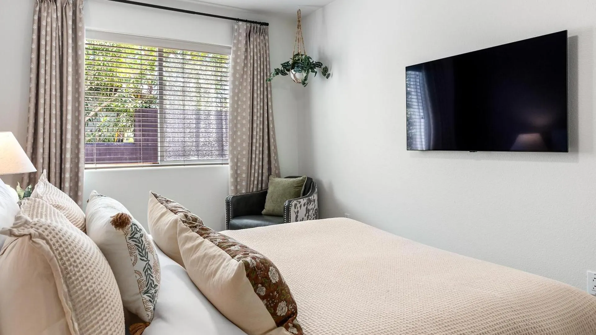 Only Inn Palm Springs By Acme House Company